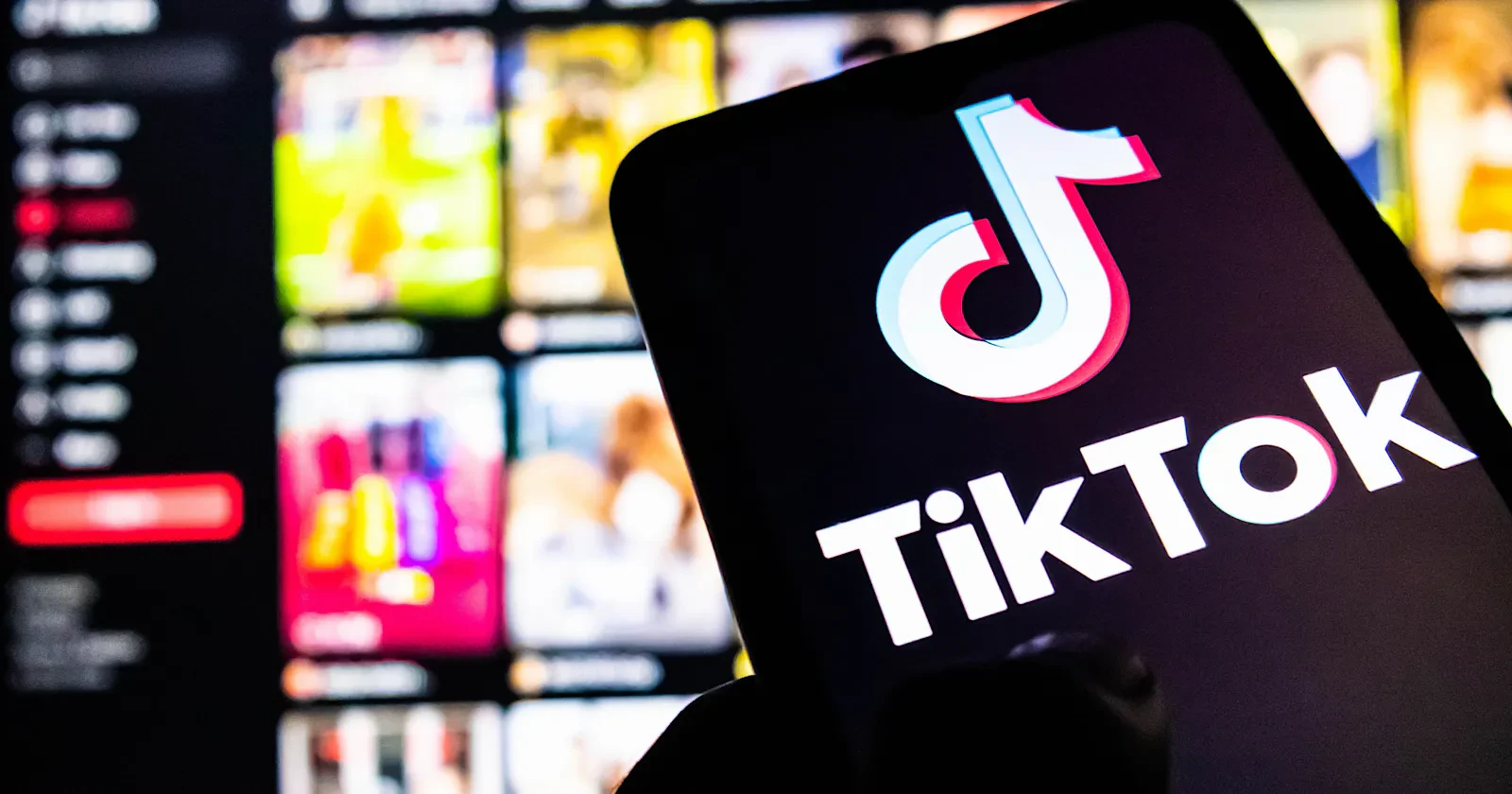 59% ленты ТикТока оказались ИИ-мусором: зачем авторам свой детектор ИИ-контента
