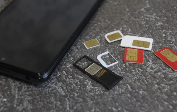 Минцифры предложило запрет анонимных SIM-карт: мошенники лишатся главного инструмента обзвона